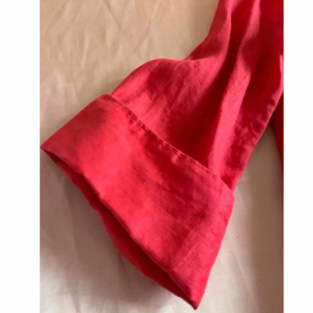 ミラオーウェン　リネンシャツ　麻　シャツ　ブラウス　赤　Sサイズ　 レディースのトップス(シャツ/ブラウス(長袖/七分))の商品写真