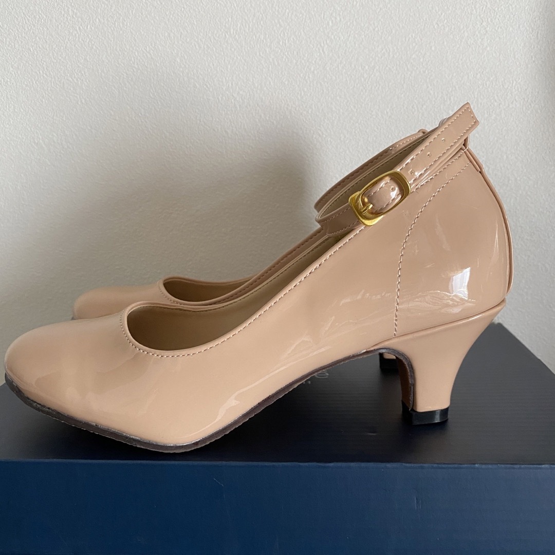 パンプス ストラップ エナメル ピンクベージュ レディースの靴/シューズ(ハイヒール/パンプス)の商品写真