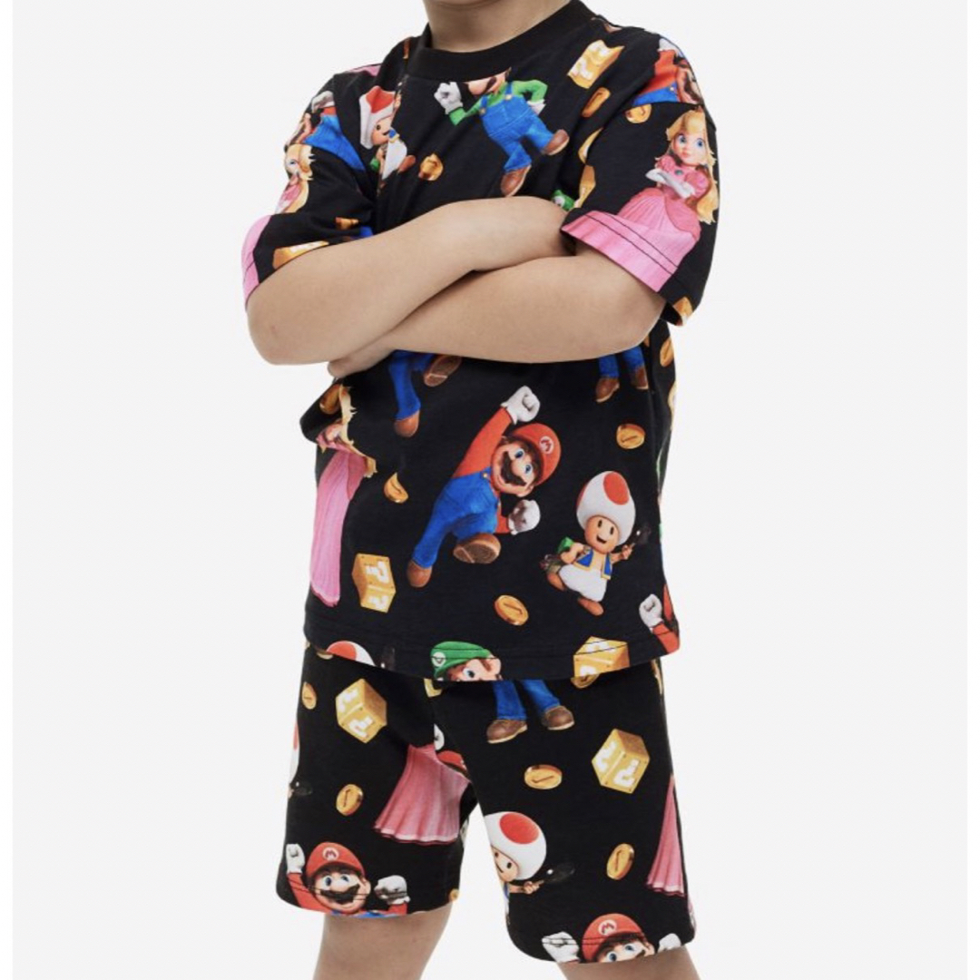 H&M(エイチアンドエム)の新品　スーパーマリオ　ハーフパンツ　半ズボン　105 キッズ/ベビー/マタニティのキッズ服男の子用(90cm~)(パンツ/スパッツ)の商品写真