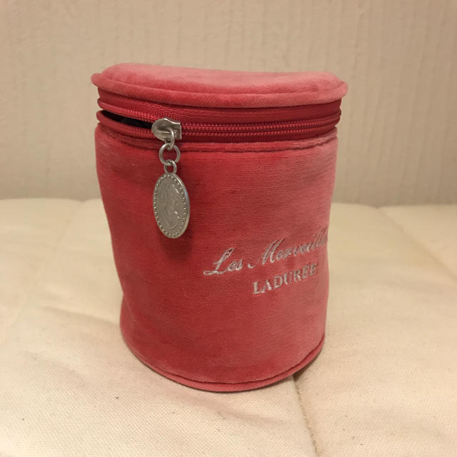 Les Merveilleuses LADUREE(レメルヴェイユーズラデュレ)のラデュレ マカロンポーチ レディースのファッション小物(ポーチ)の商品写真