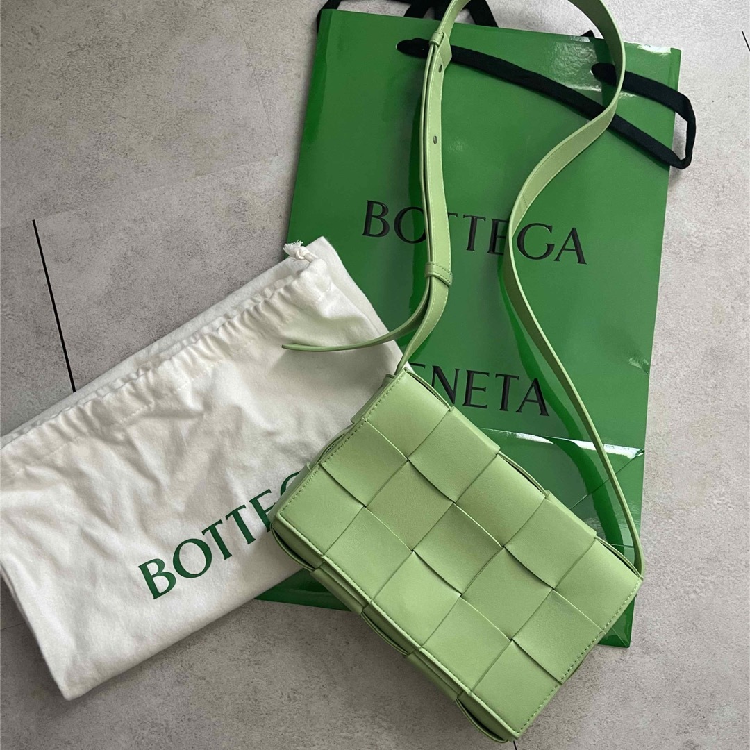 バッグBottega Veneta ボッテガ カセット ショルダーバッグ