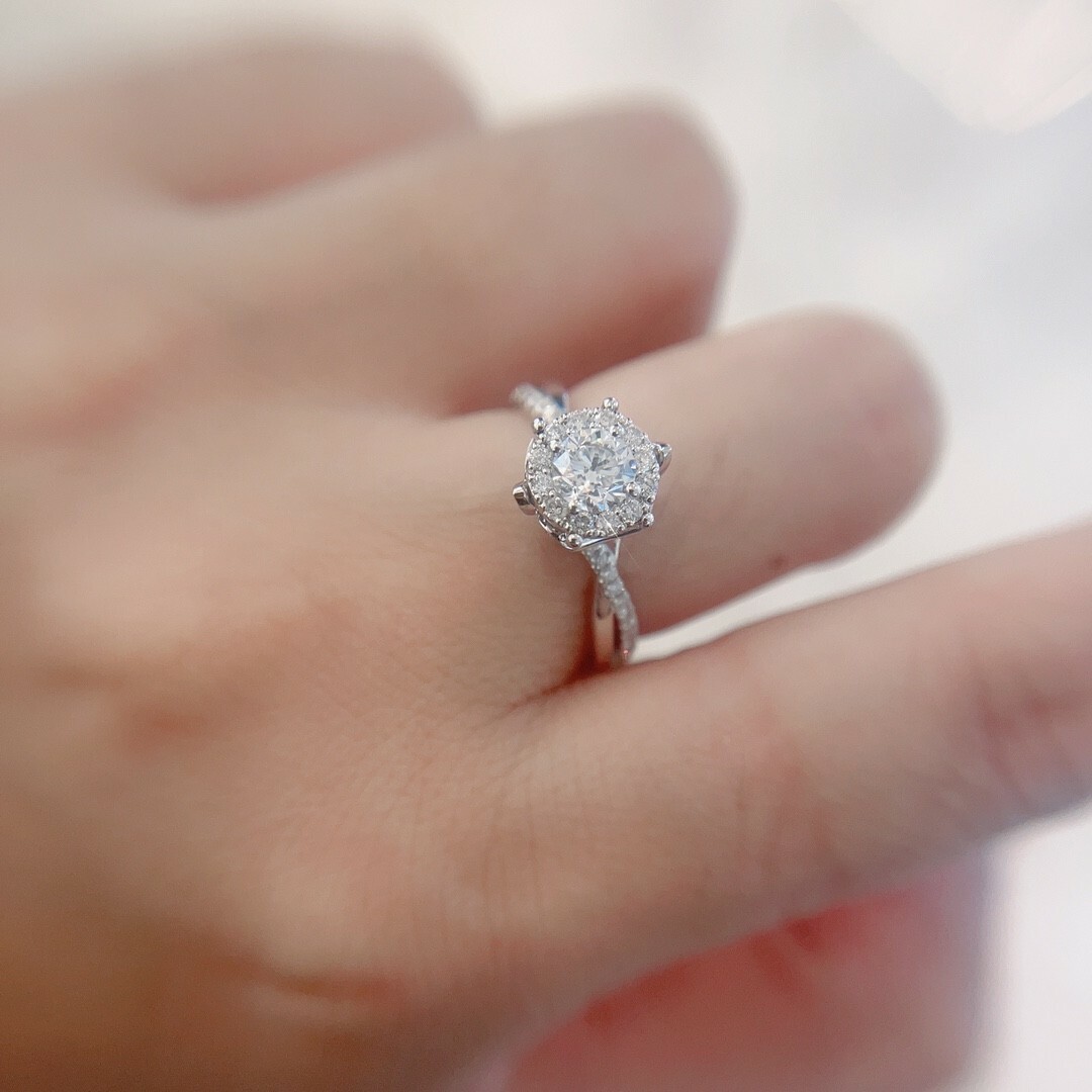 天然ダイヤモンドリング0.865ct　k18 レディースのアクセサリー(リング(指輪))の商品写真