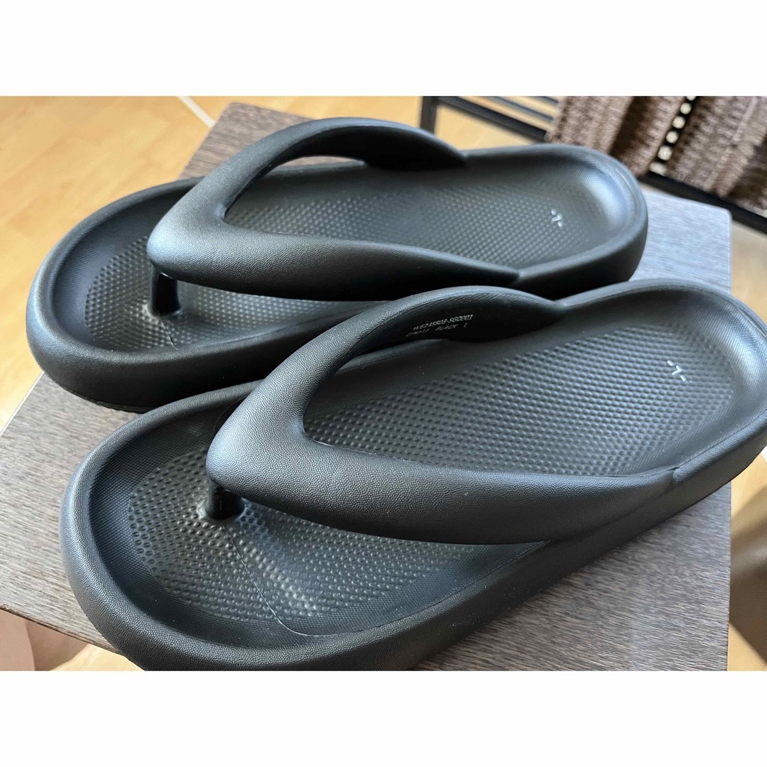 フリップサンダル　ブラック レディースの靴/シューズ(サンダル)の商品写真
