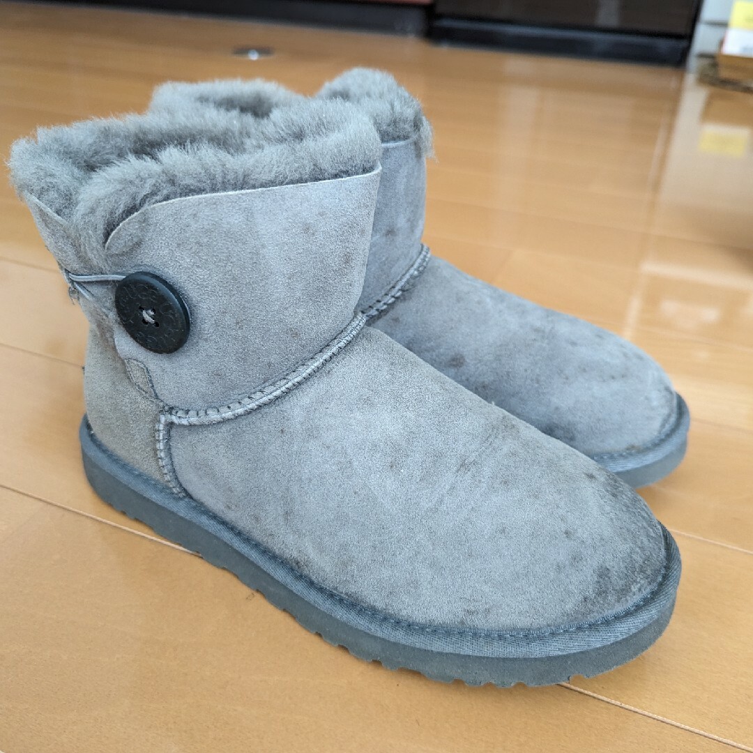 ugg ミニ ベイリーボタン | フリマアプリ ラクマ