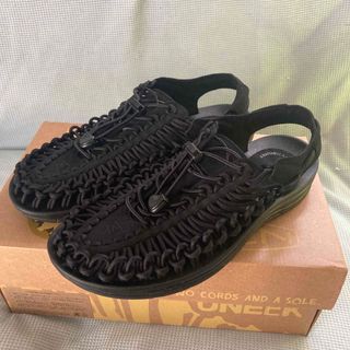 キーン(KEEN)のkeen ユニーク 25.5 サンダル 黒(サンダル)