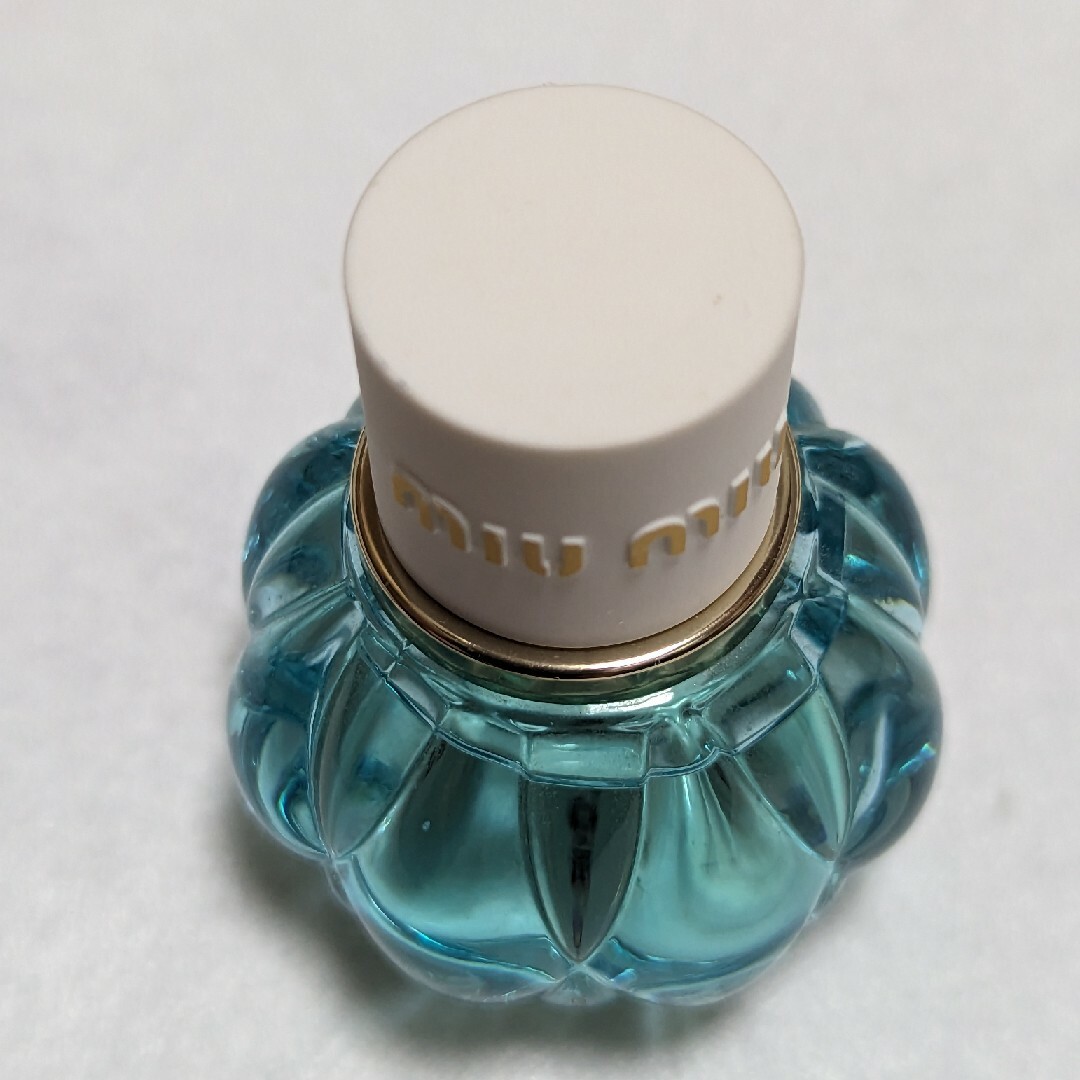 miumiu(ミュウミュウ)のミュウミュウミニミュウローブルーオードパルファム20ml コスメ/美容の香水(香水(女性用))の商品写真