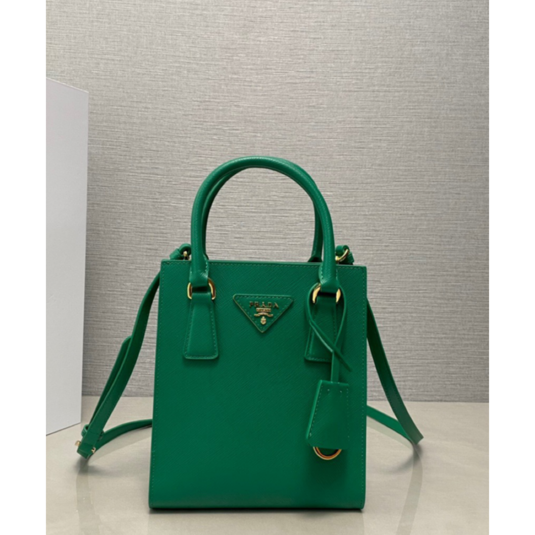 ✨国内正規品✨PRADA プラダ サフィアーノレザー ハンドバッグ | フリマアプリ ラクマ