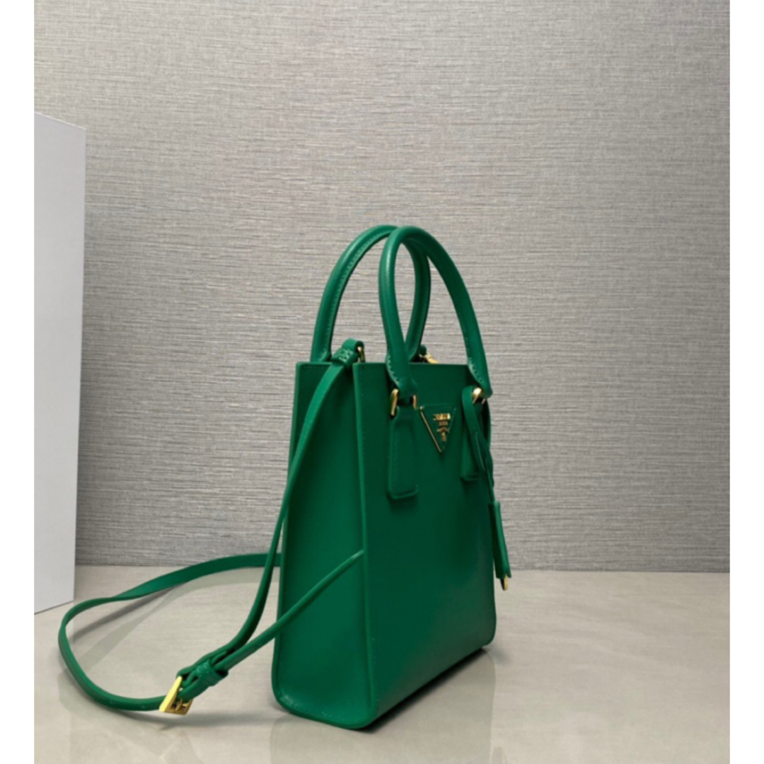 ✨国内正規品✨PRADA プラダ サフィアーノレザー ハンドバッグ