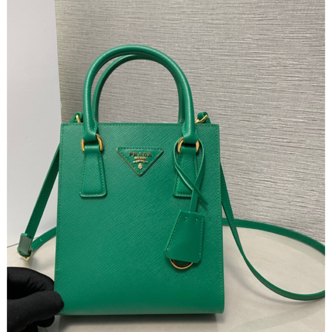 ✨国内正規品✨PRADA プラダ サフィアーノレザー ハンドバッグ