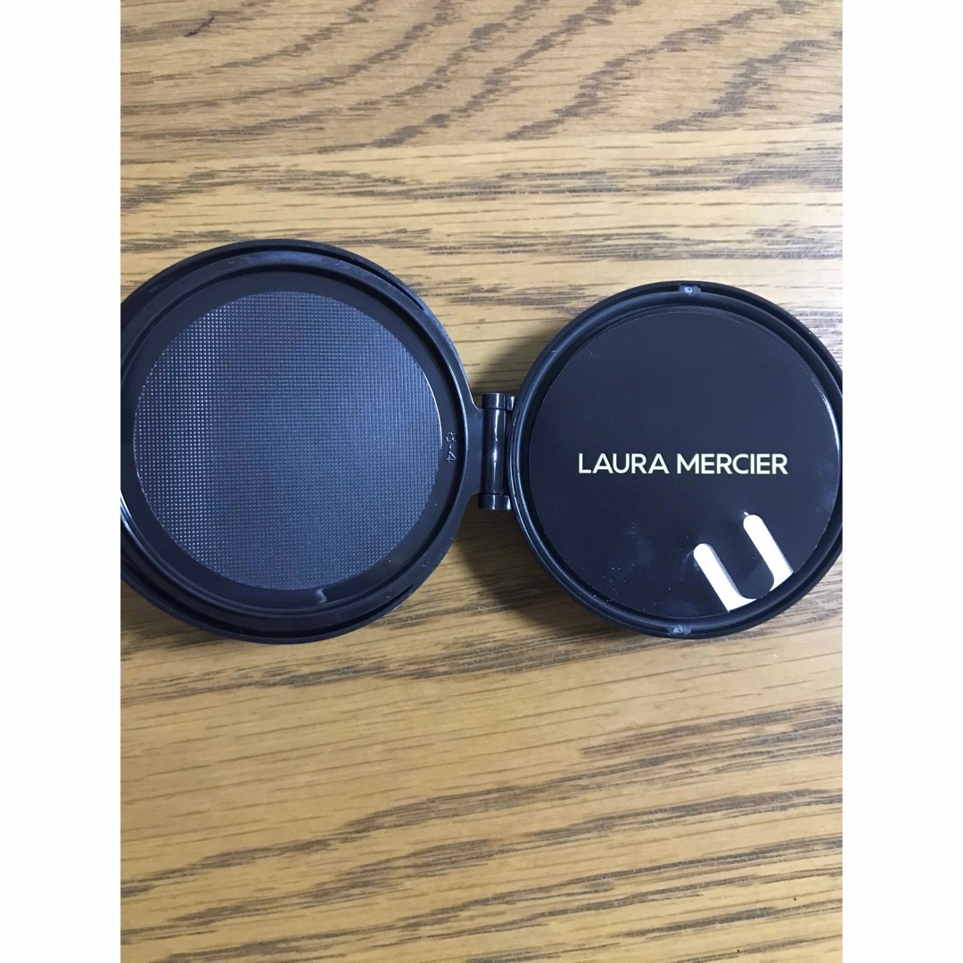 laura mercier(ローラメルシエ)の美品　ローラメルシエ  クッションファンデ コスメ/美容のベースメイク/化粧品(ファンデーション)の商品写真