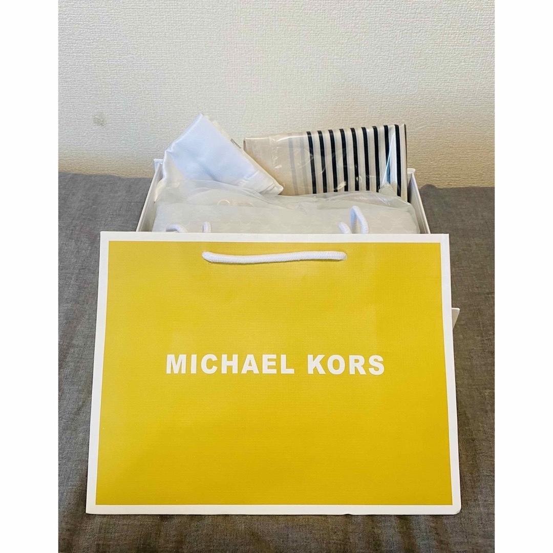Michael Kors(マイケルコース)の【新品、未使用品】GREENWICH コンバーチブル ショルダー ミディアム レディースのバッグ(ハンドバッグ)の商品写真