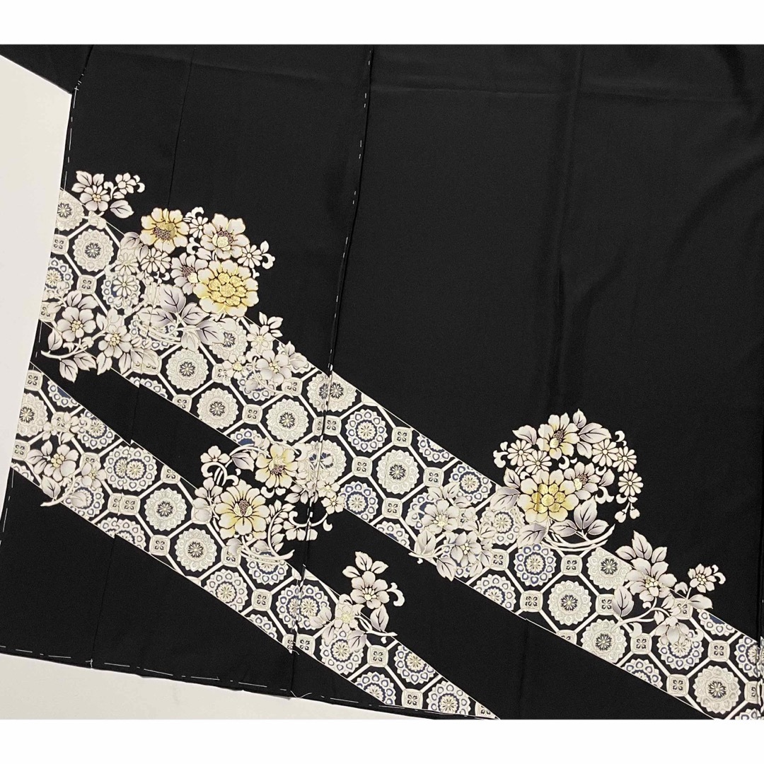 吉澤の友禅】吉澤織物◇金彩・金駒刺繍黒留袖 宝相華 華文 黒の通販 by