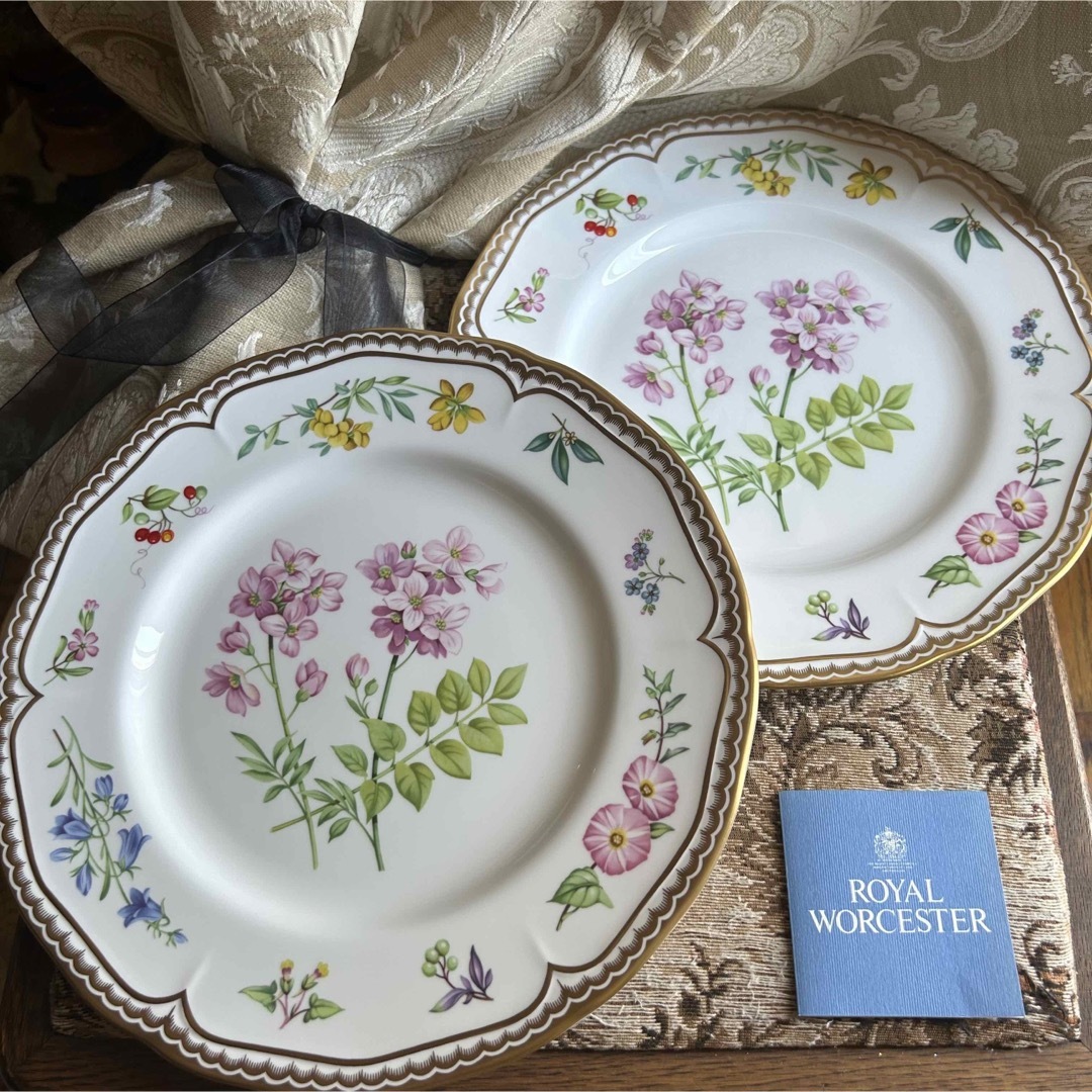 Royal Worcester(ロイヤルウースター)の【英国製】ロイヤルウースター【Sandringham】ディナープレート ペア インテリア/住まい/日用品のキッチン/食器(食器)の商品写真