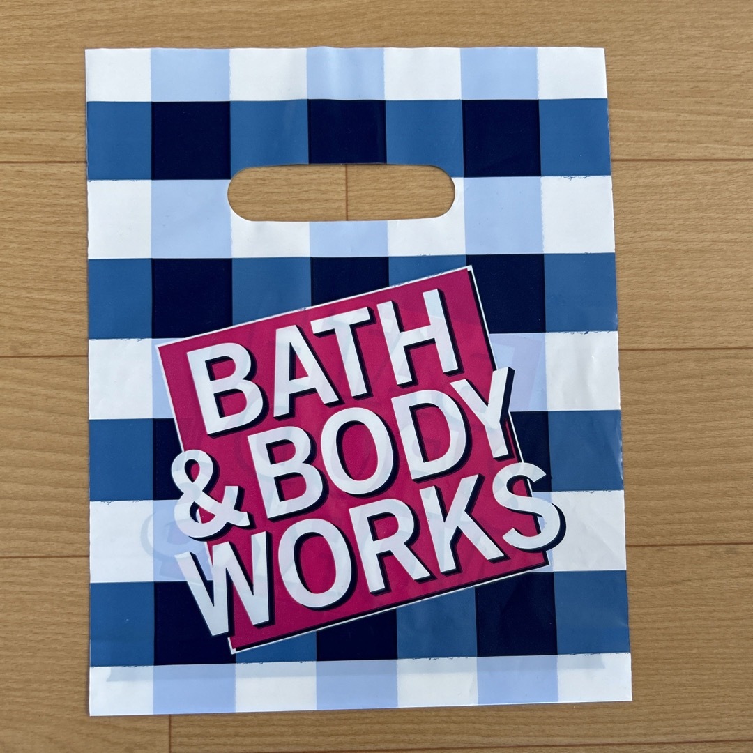 Bath & Body Works(バスアンドボディーワークス)のBath & body works ショップ袋　リボン🎀 レディースのバッグ(ショップ袋)の商品写真