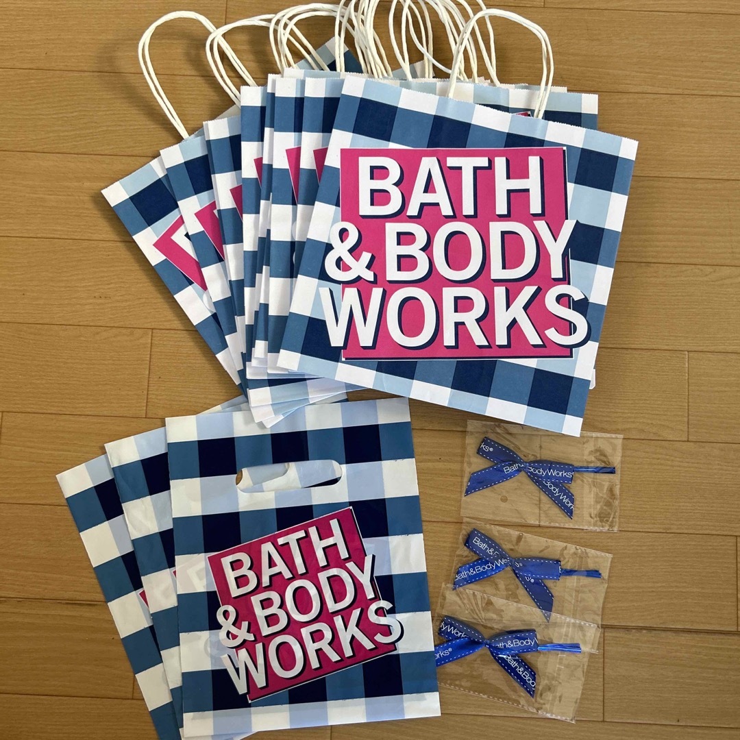 Bath & Body Works(バスアンドボディーワークス)のBath & body works ショップ袋　リボン🎀 レディースのバッグ(ショップ袋)の商品写真