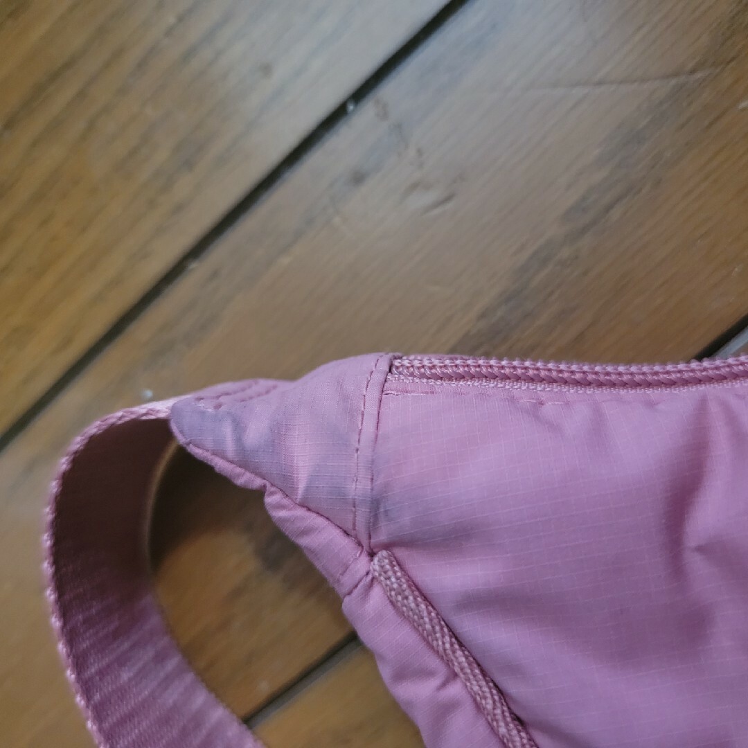 UNIQLO(ユニクロ)のUNIQLO　ラウンドミニショルダーバッグピンク レディースのバッグ(ショルダーバッグ)の商品写真