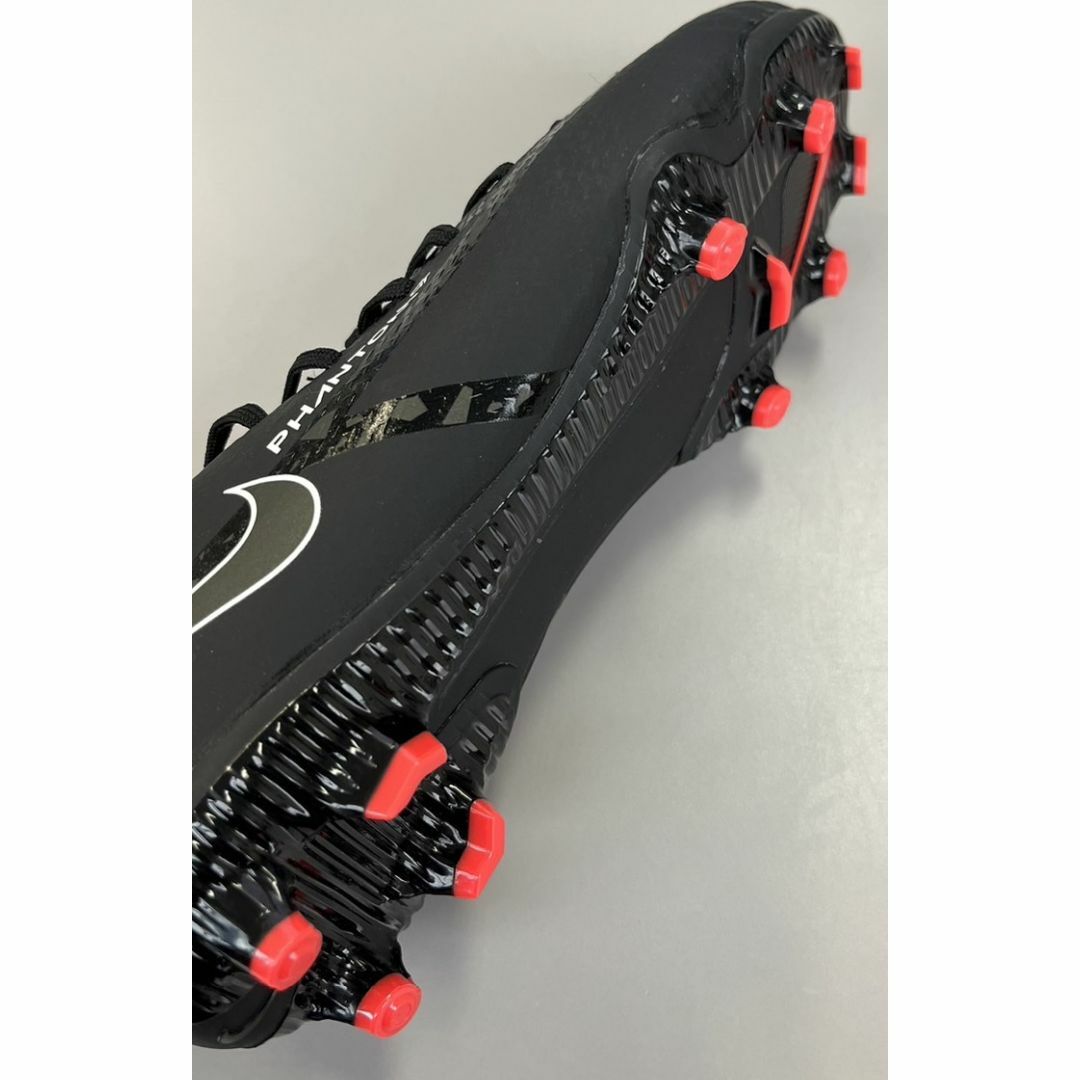 NIKE(ナイキ)の新品 ナイキ キッズ サッカー ファントムGT2 クラブ 黒 赤 24.0cm スポーツ/アウトドアのサッカー/フットサル(シューズ)の商品写真