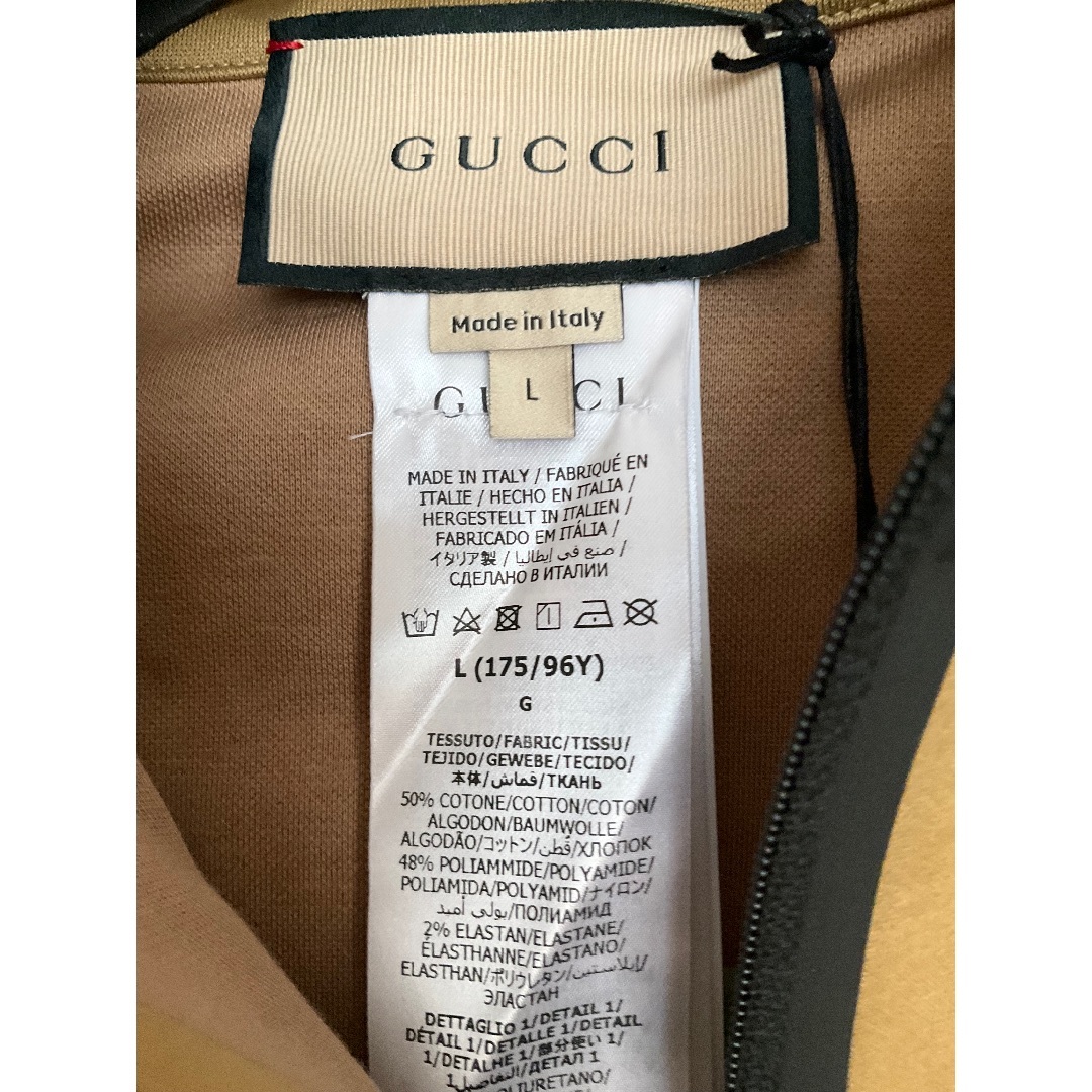 Gucci(グッチ)のGUCCI  トップス　未使用 レディースのトップス(トレーナー/スウェット)の商品写真