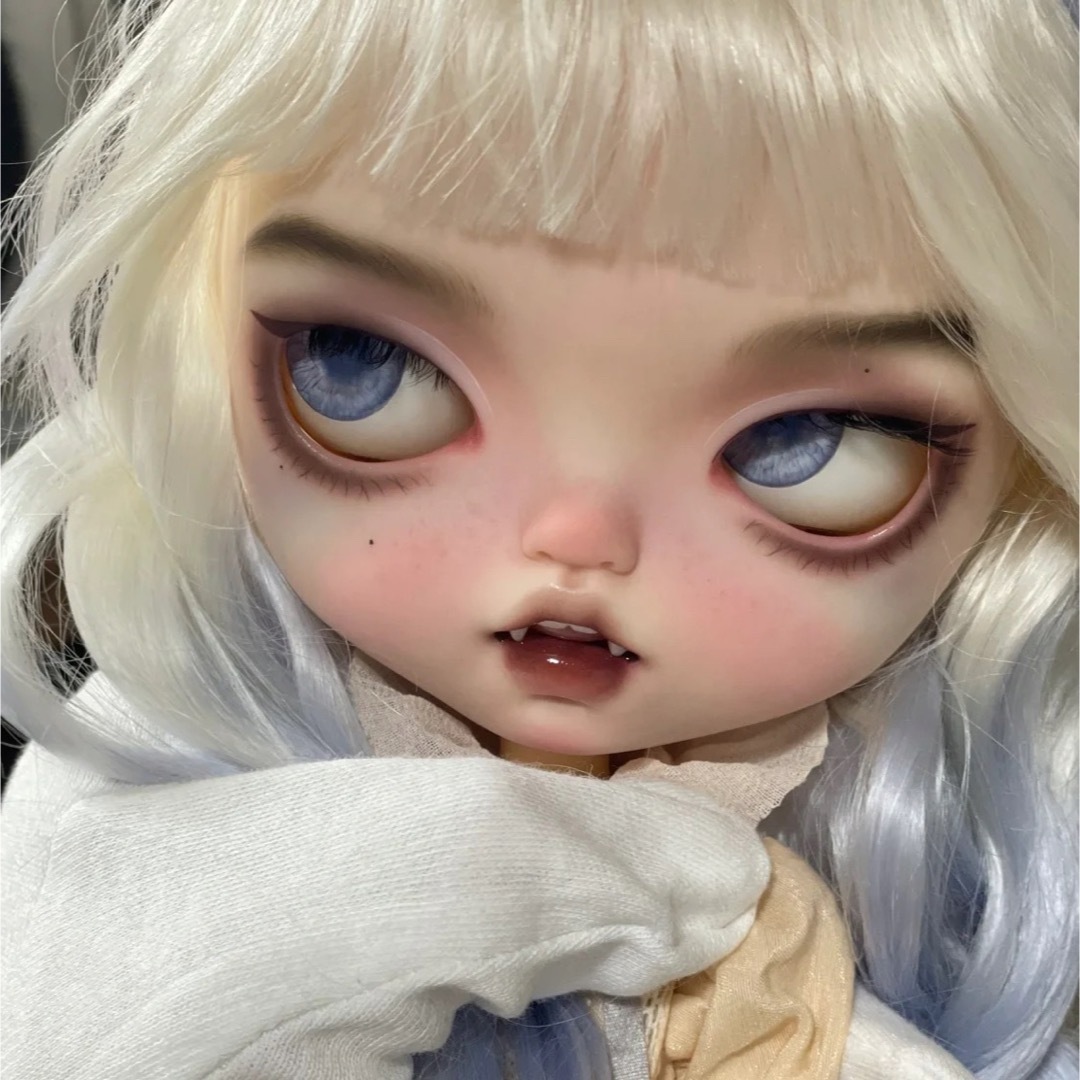 カスタムブライス 人形 ダークスイート 特別 海外作家様 吸血鬼 ヴァンパイア カスタムブライス 人形 ダークスイート 特別 海外作家様 吸血鬼 ヴァンパイア