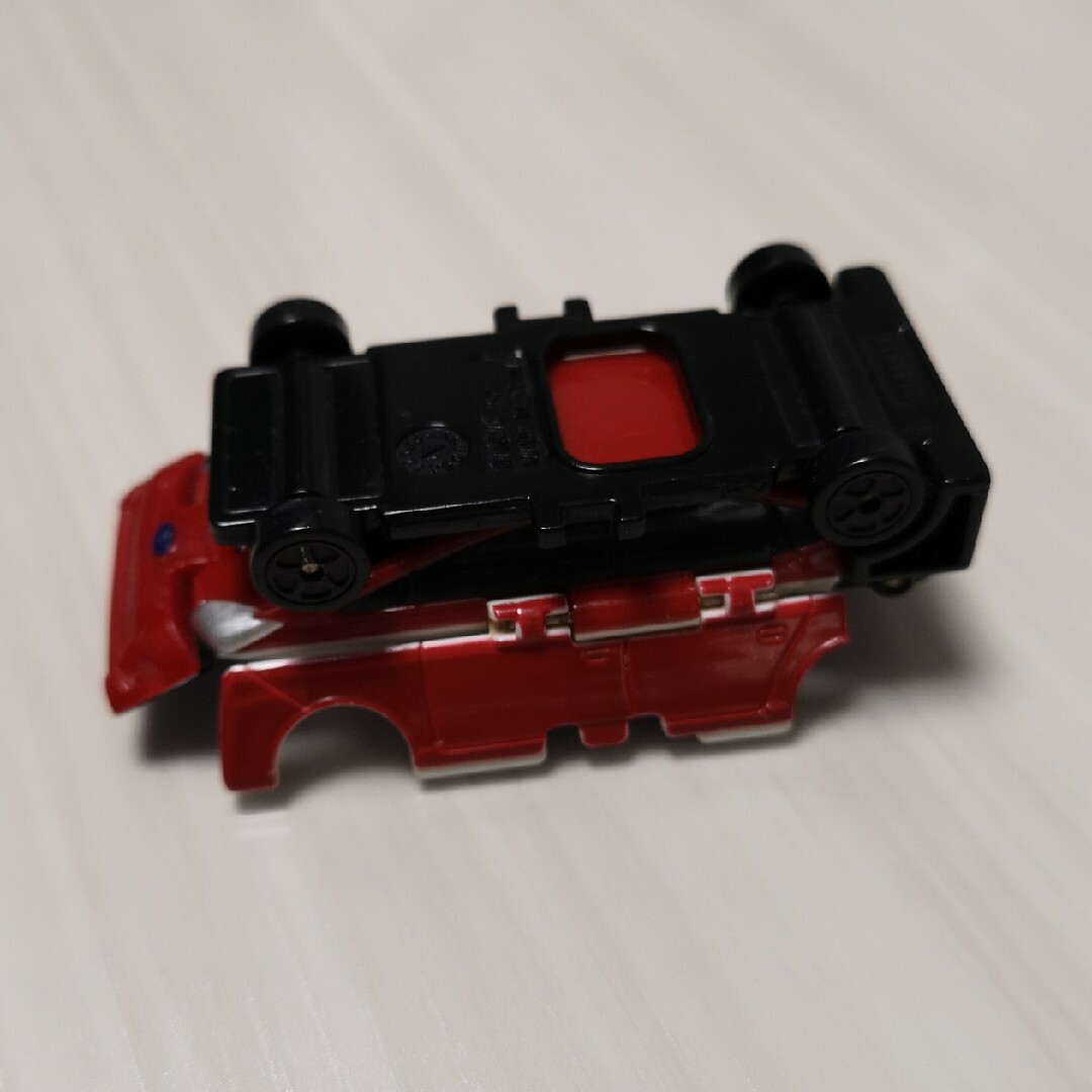 BANDAI(バンダイ)のリバーシブル　BANDAI　ミニカー🚓🚗 エンタメ/ホビーのおもちゃ/ぬいぐるみ(ミニカー)の商品写真