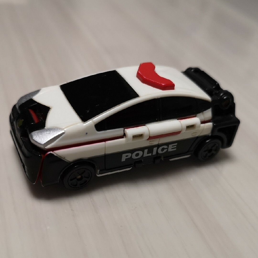 BANDAI(バンダイ)のリバーシブル　BANDAI　ミニカー🚓🚗 エンタメ/ホビーのおもちゃ/ぬいぐるみ(ミニカー)の商品写真