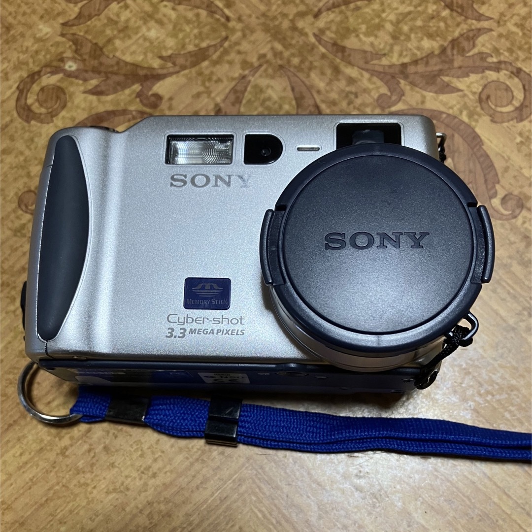 SONY(ソニー)のSONY Cyber-shot DSC-S70 スマホ/家電/カメラのカメラ(コンパクトデジタルカメラ)の商品写真