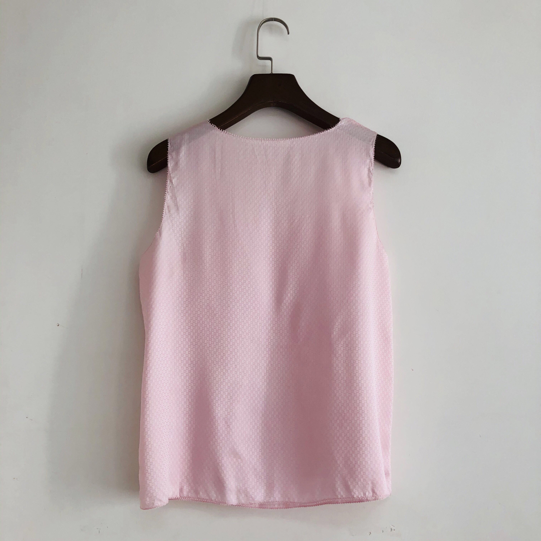 美品 100%SILK 桜色シルクトップス　サイズS 新品、未使用 レディースのトップス(シャツ/ブラウス(半袖/袖なし))の商品写真