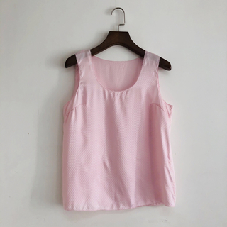 美品 100%SILK 桜色シルクトップス　サイズS 新品、未使用(シャツ/ブラウス(半袖/袖なし))