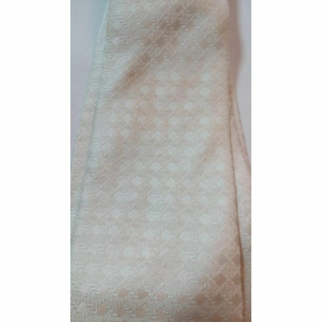【Iwataya】ネクタイ　ホワイト　絹100％ メンズのファッション小物(ネクタイ)の商品写真