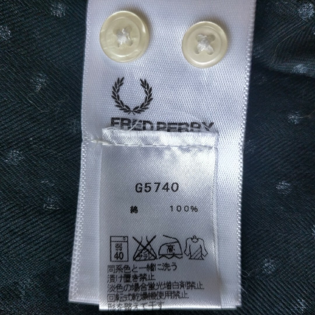 FRED PERRY(フレッドペリー)の【フレッドペリー】ボタンダウンドットプリントシャツ 綿100% USA6 黒 レディースのトップス(シャツ/ブラウス(長袖/七分))の商品写真