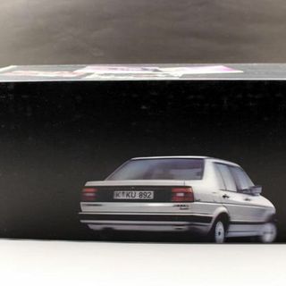 ミニカー 1/18 フォルクスワーゲン ジェッタ VW JETTA レッド