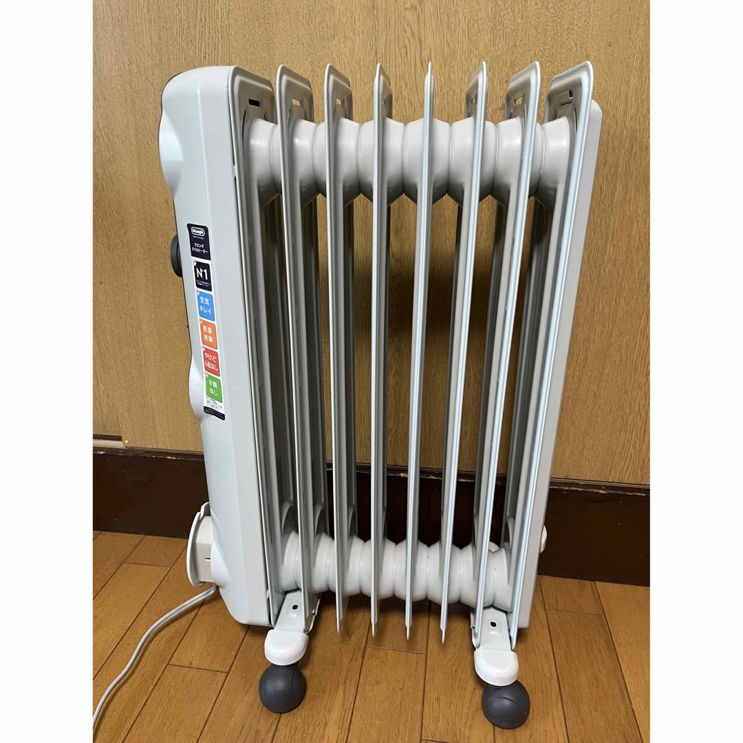 De'Longhi デロンギ 揺すっ オイルヒーター HJ0812 De'Longhi デロンギ 揺すっ オイルヒーター HJ0812