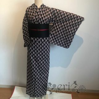 【新品/2点セット】¥18780→¥12800 幾何学模様 浴衣と帯(浴衣)