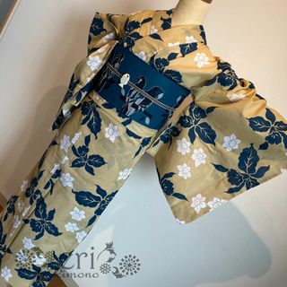 【新品/浴衣】薄い黄土色に青系と白いお花(浴衣)