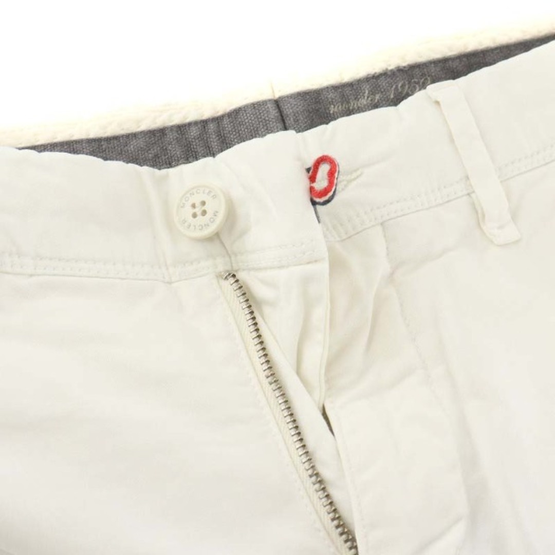 MONCLER(モンクレール)のMONCLER PANTALONE BERMUDA ショートパンツ 46 S 白 メンズのパンツ(ショートパンツ)の商品写真