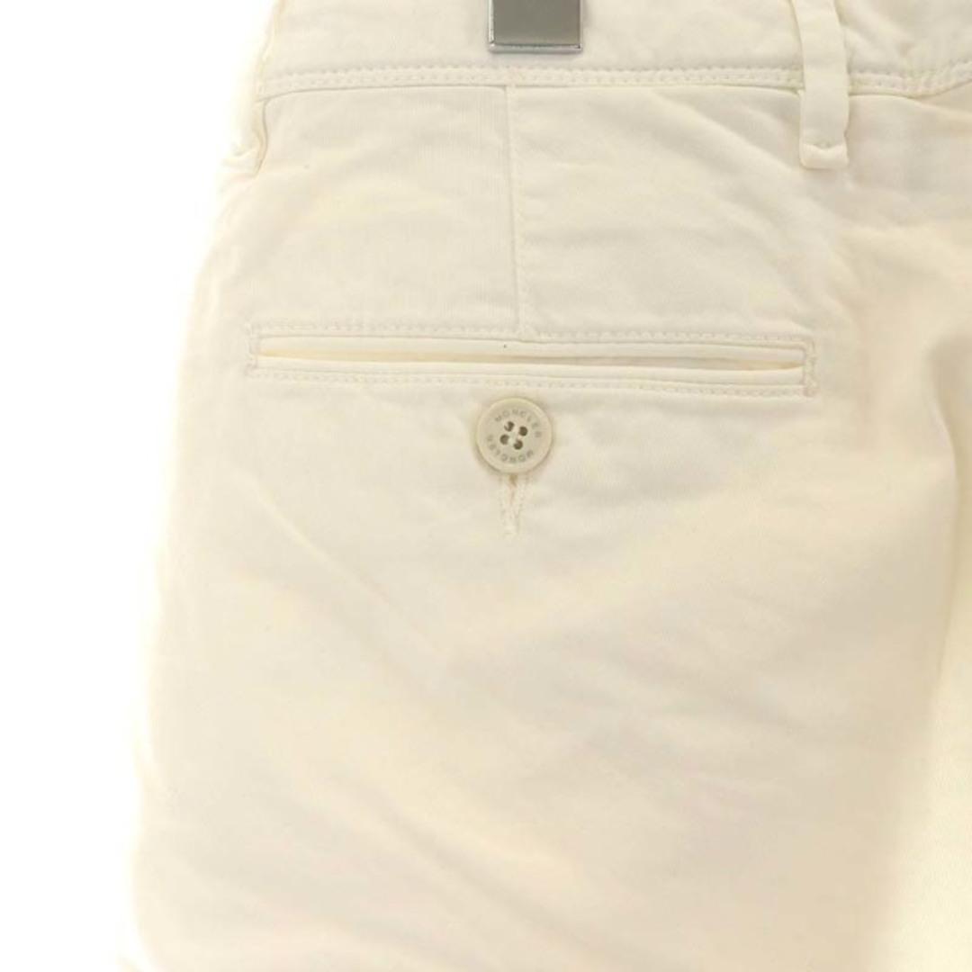 MONCLER(モンクレール)のMONCLER PANTALONE BERMUDA ショートパンツ 46 S 白 メンズのパンツ(ショートパンツ)の商品写真