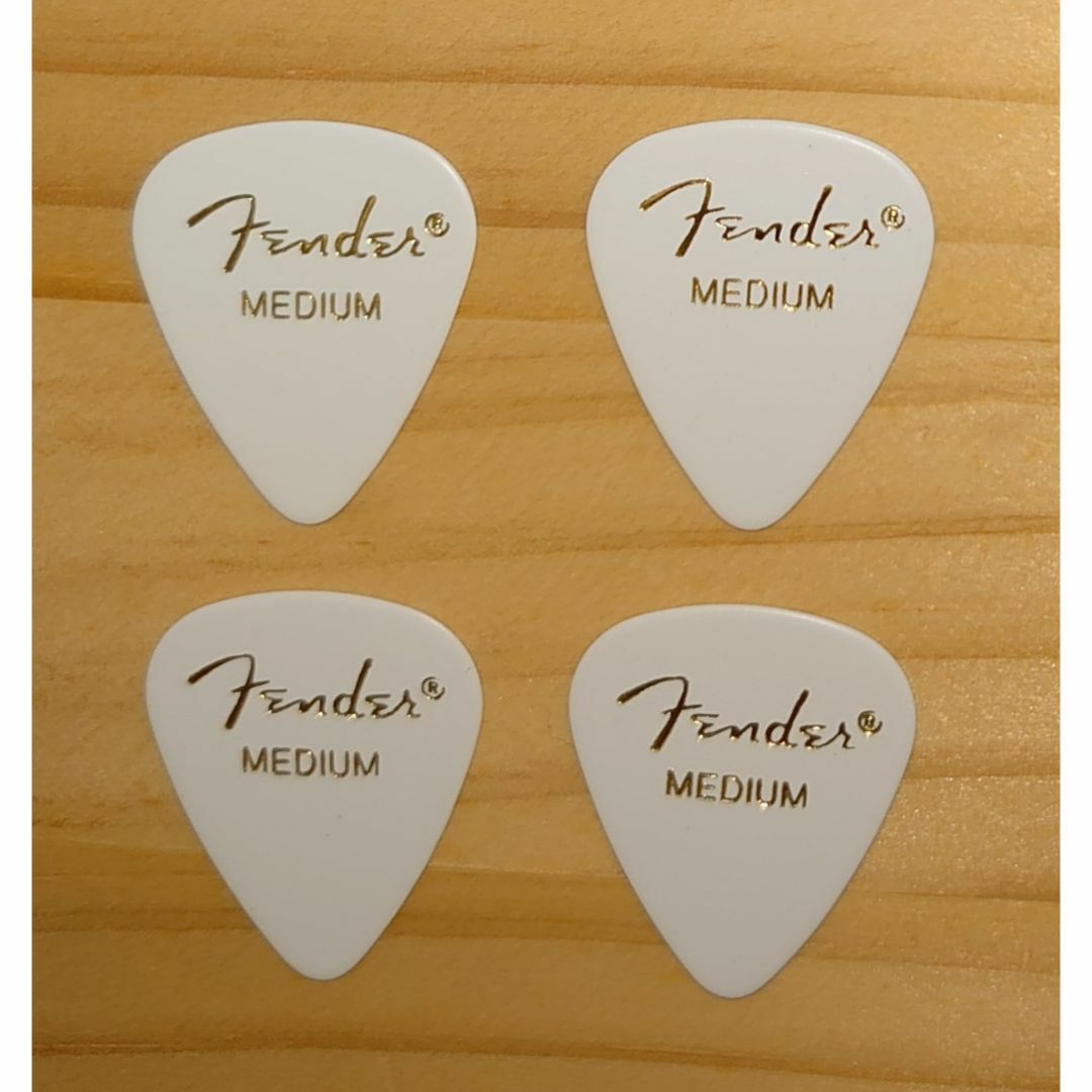 Fender ギターピック フェンダー351 Medium White【4枚】の通販 by アール's shop｜フェンダーならラクマ