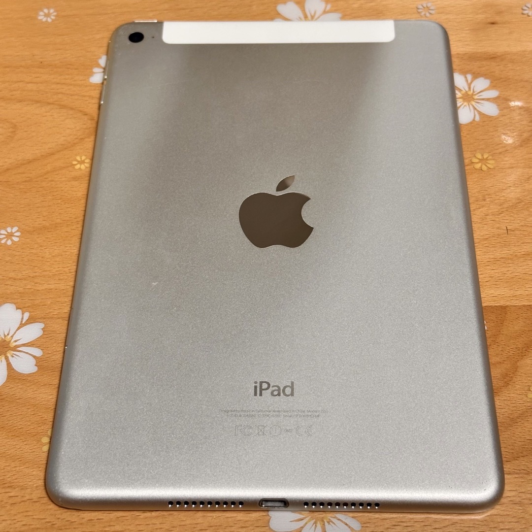 iPad(アイパッド)の【ジャンク】iPad mini4 128ギガ スマホ/家電/カメラのPC/タブレット(タブレット)の商品写真