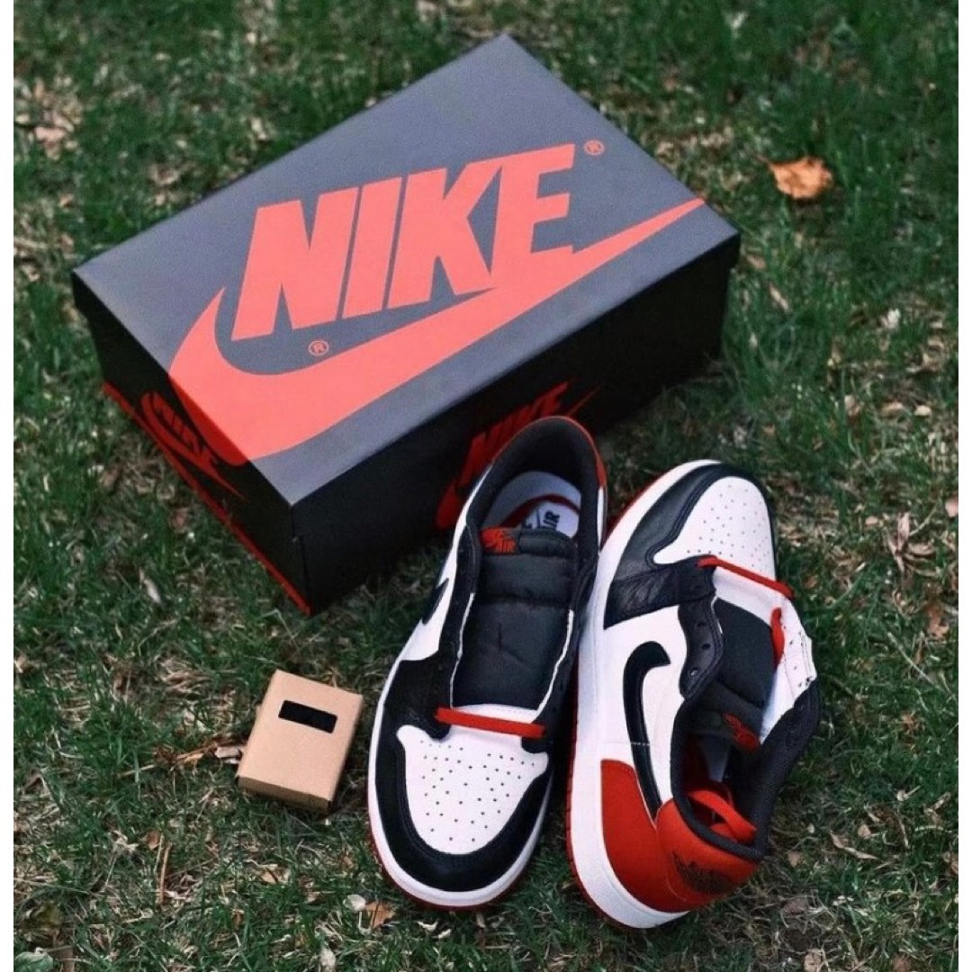 NIKE(ナイキ)の最終値下げAir Jordan1 Retro LowOG “Black Toe” メンズの靴/シューズ(スニーカー)の商品写真