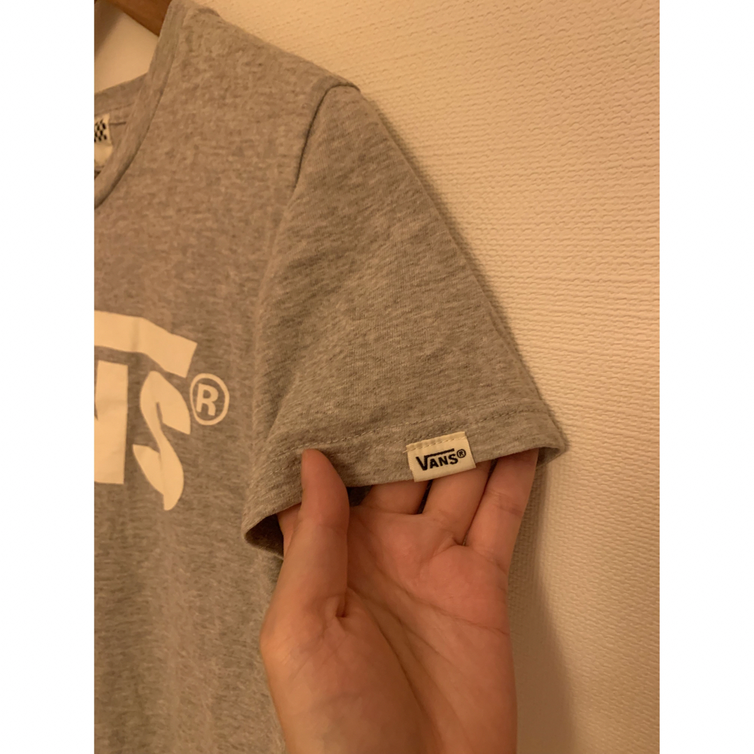 VANS(ヴァンズ)のVANS ヴァンズ　グレーロゴTEE Sサイズ レディースのトップス(Tシャツ(半袖/袖なし))の商品写真