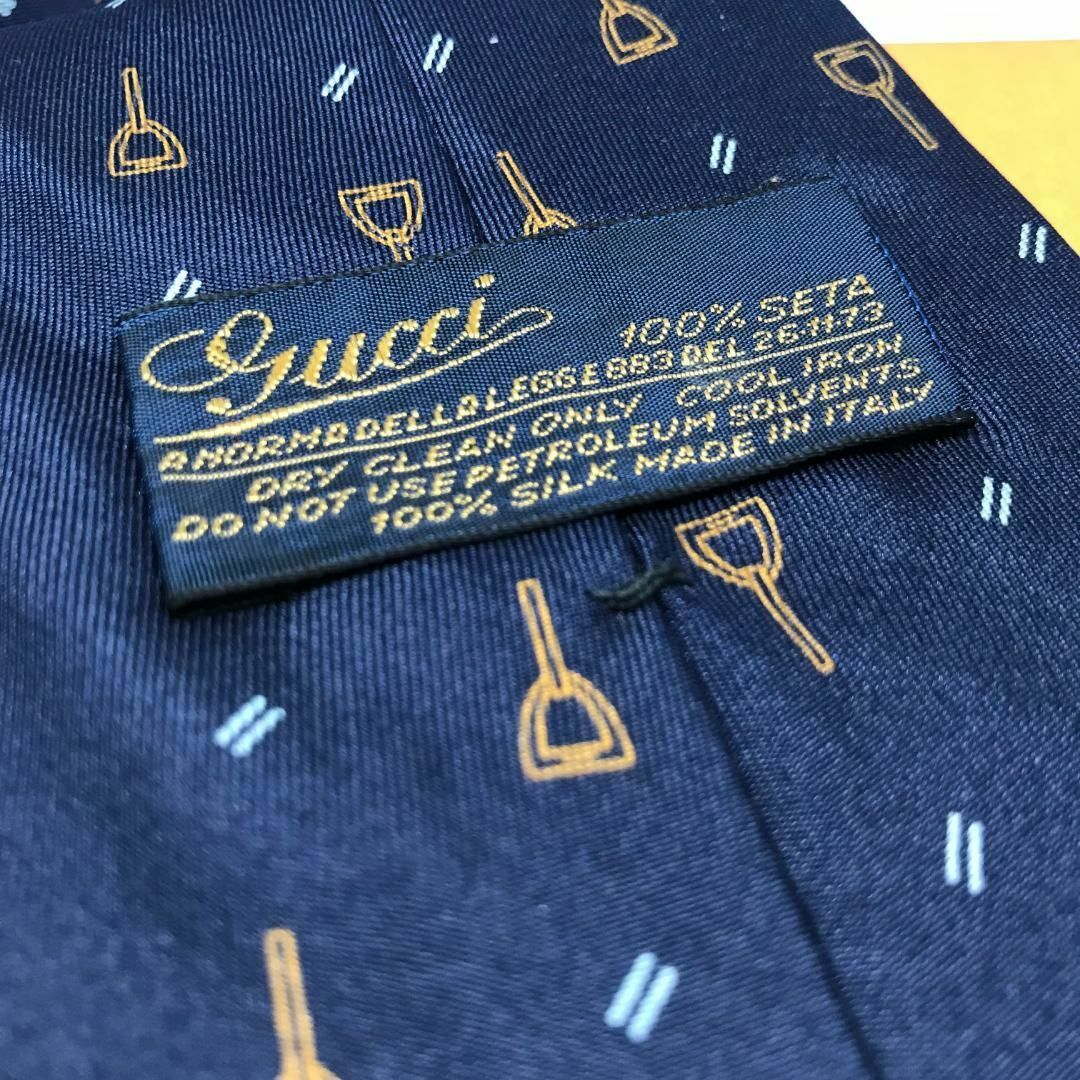 Gucci(グッチ)の美品 希少 ★ オールドグッチ★ ネクタイ  シルク 筆記体ロゴ ネイビー系 メンズのファッション小物(ネクタイ)の商品写真