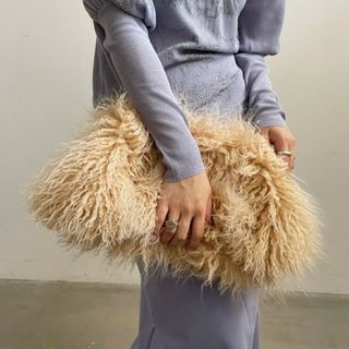 アメリヴィンテージ(Ameri VINTAGE)のAmeriVINTAGE UND FEATHER LIKE CLUTCH BAG(クラッチバッグ)