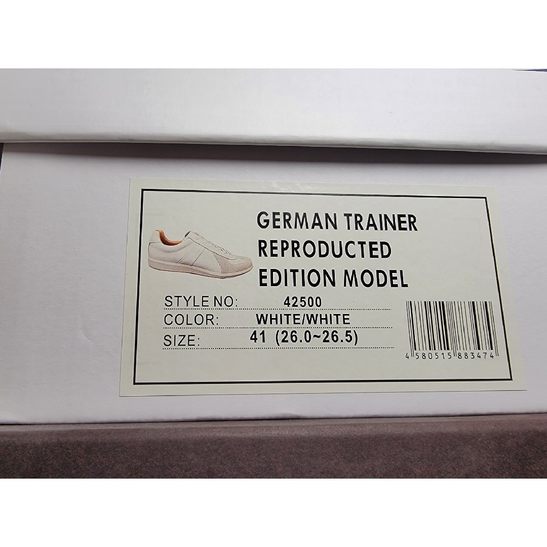 GERMAN TRAINER(ジャーマントレーナー)のジャーマントレーナー白、41、26.5cm メンズの靴/シューズ(スニーカー)の商品写真