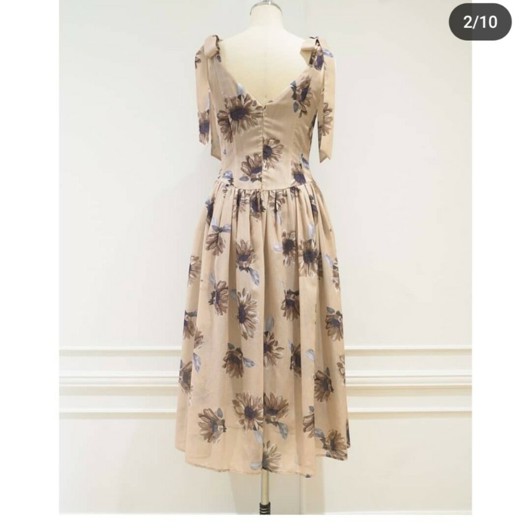 ひまわりワンピースHer Iip to Sunflower-Printed Midi Dress