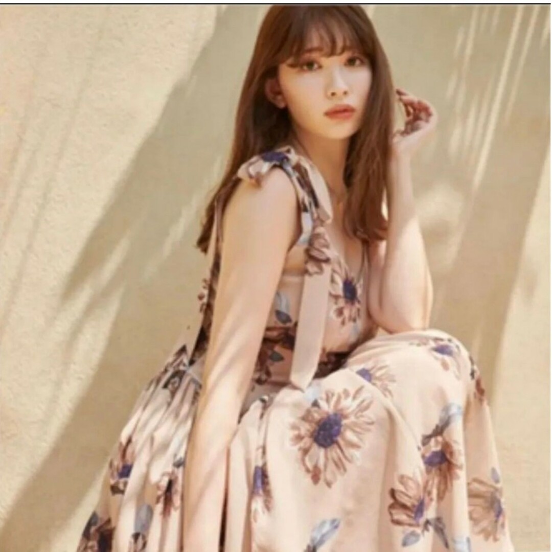 ひまわりワンピースHer Iip to Sunflower-Printed Midi Dress