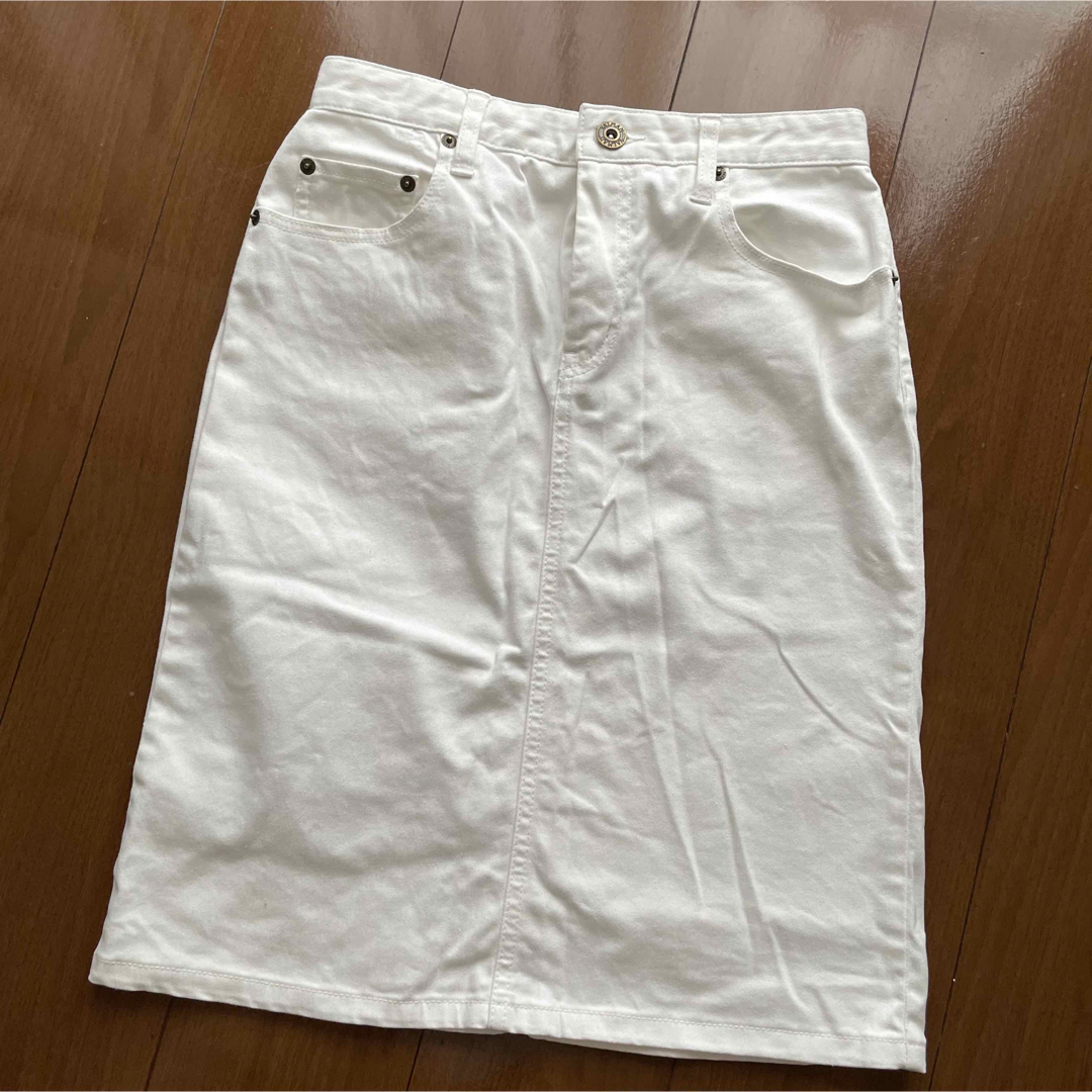 デニムスカート　白　M レディースのスカート(ひざ丈スカート)の商品写真