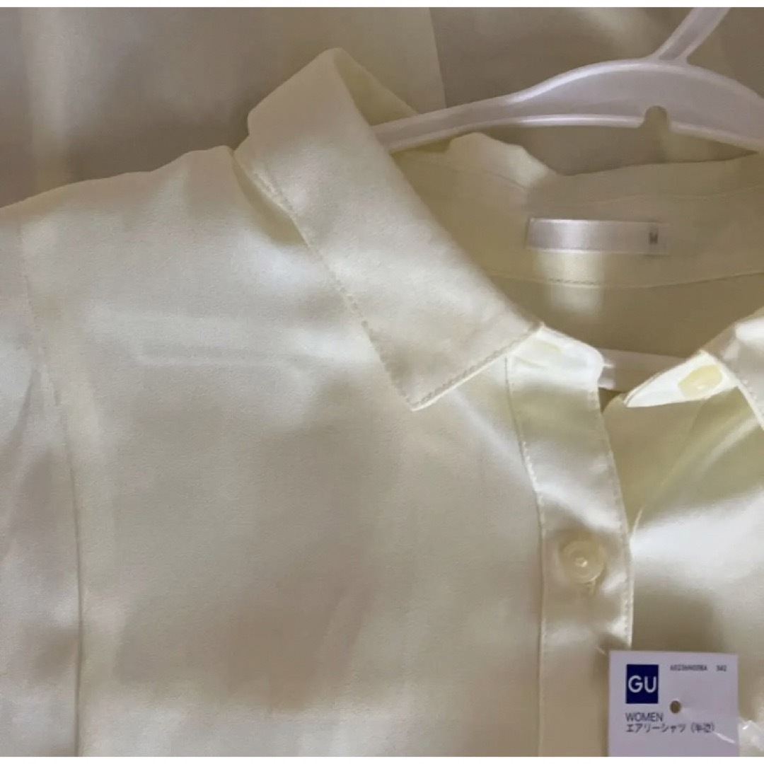 GU(ジーユー)の新品タグ付き　GU   シャツ レディースのトップス(Tシャツ(半袖/袖なし))の商品写真