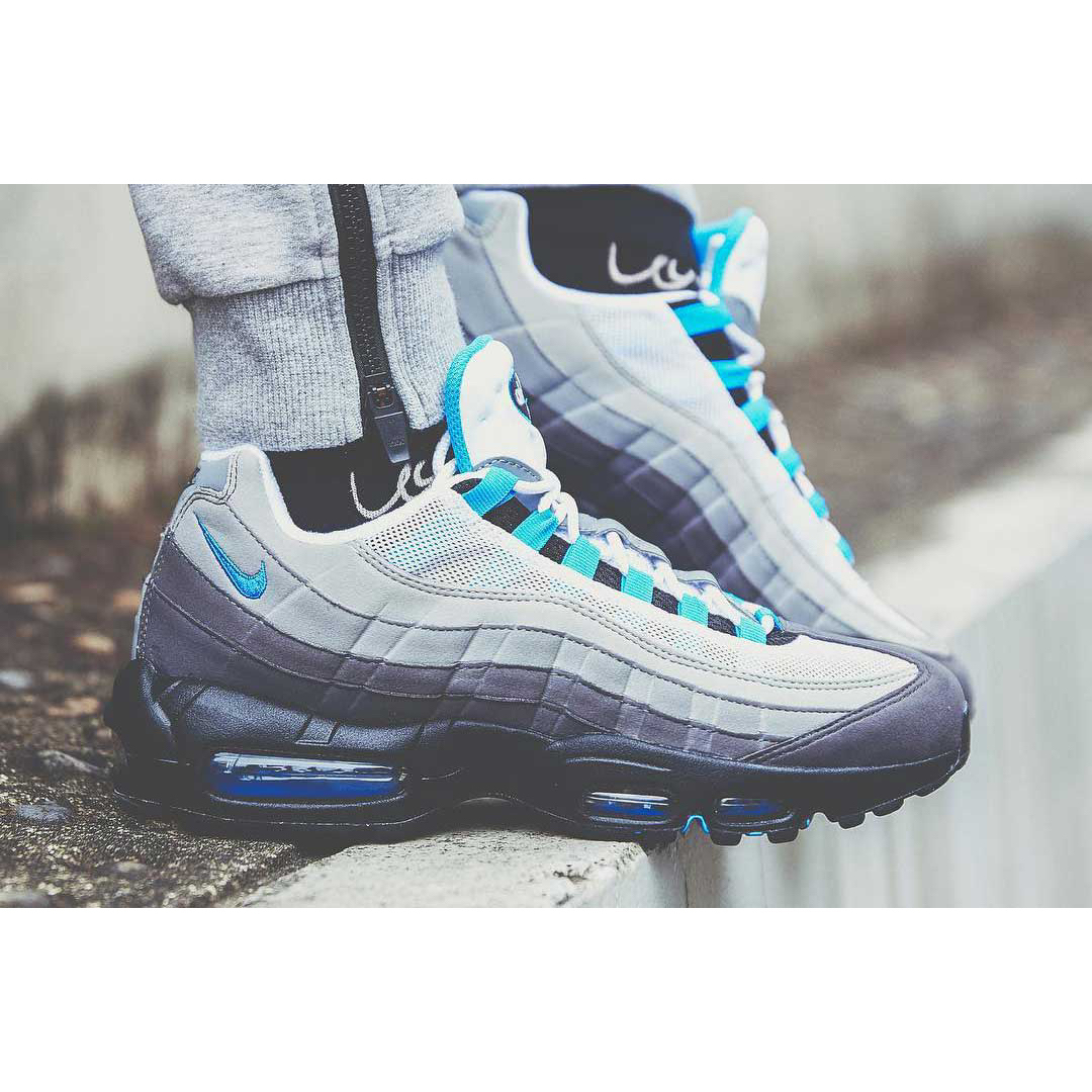 NIKE(ナイキ)の【レア商品】NIKE AIR MAX 95 OG CRYSTAL BLUE メンズの靴/シューズ(スニーカー)の商品写真