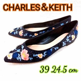 チャールズアンドキース(Charles and Keith)の✨超美品✨チャールズアンドキース ラメ グリッター 花柄 花刺繍 総柄 パンプス(ハイヒール/パンプス)