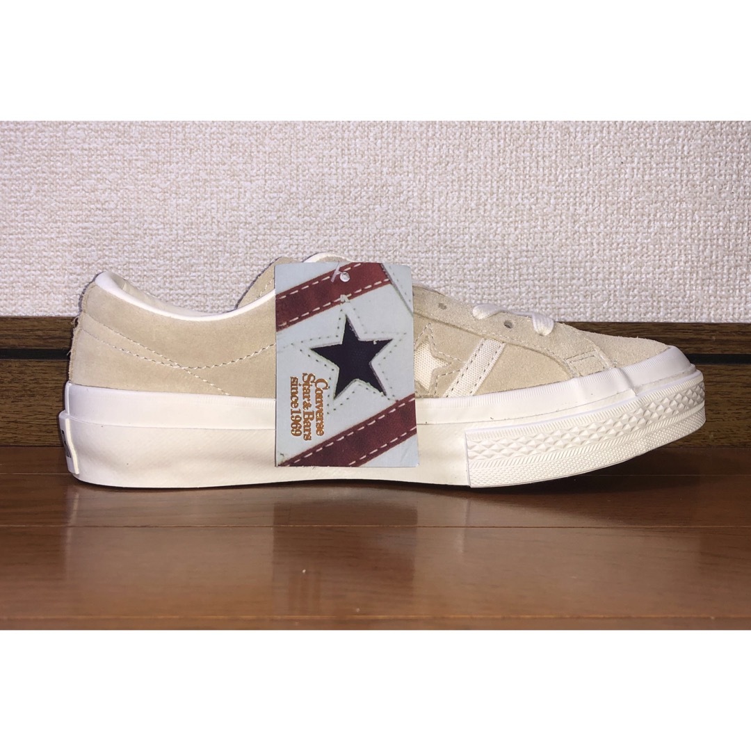 CONVERSE(コンバース)の23.5cm 新品 CONVERSE STAR&BARS SUEDE ベージュ レディースの靴/シューズ(スニーカー)の商品写真